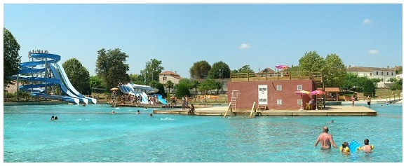 Base de loisirs - piscine à Gondrin...